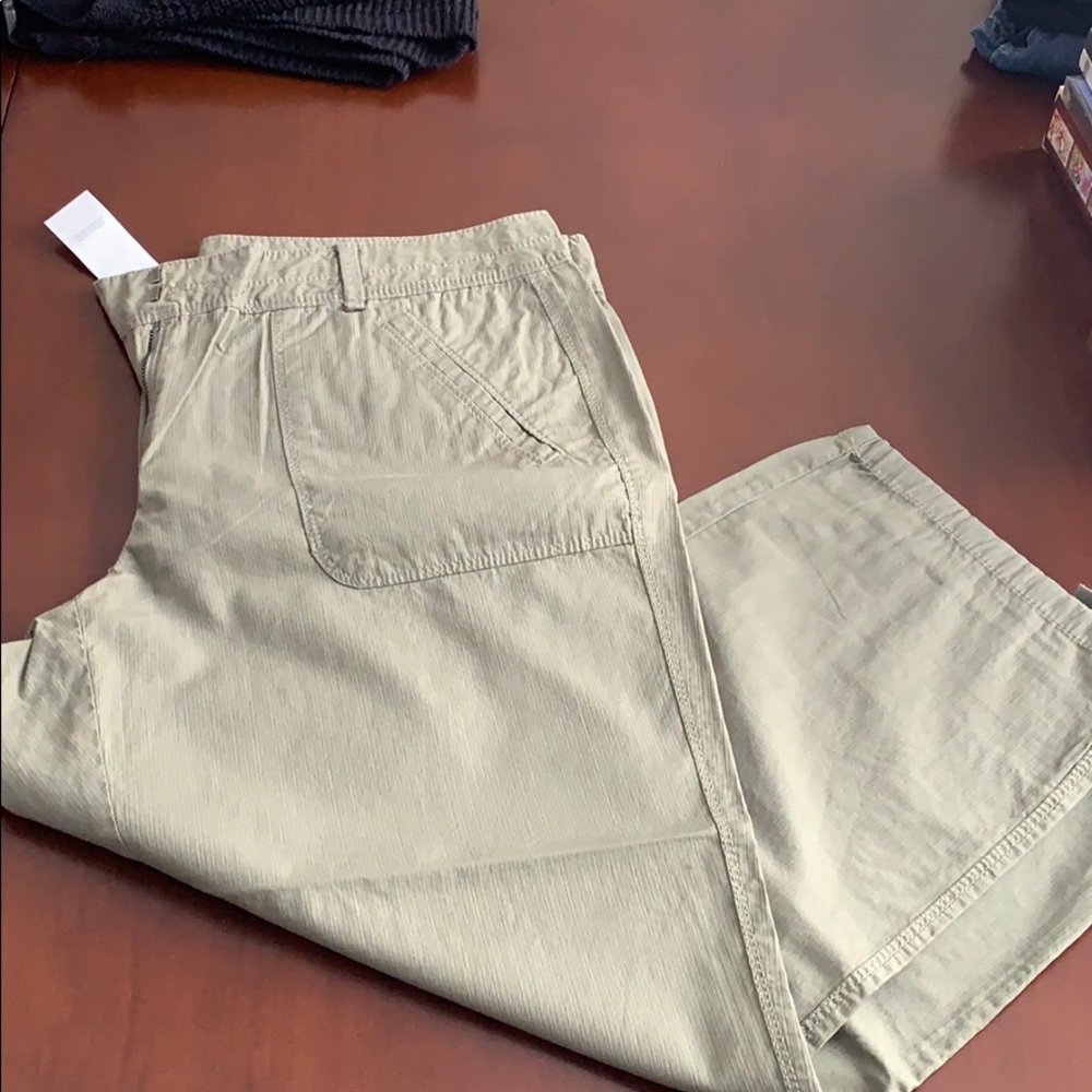 NWT Ann Taylor LOFT Olive Green Capri